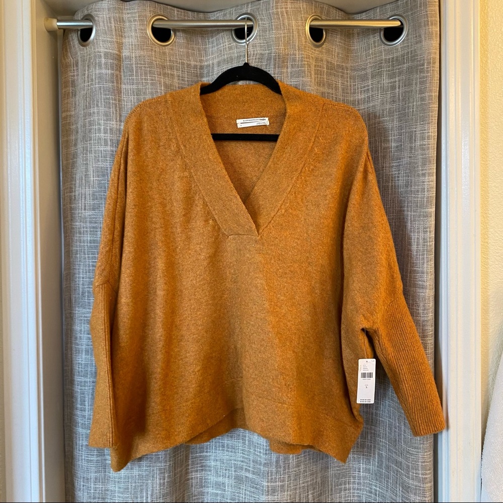 Anthropologie soft sweater - New with tags!